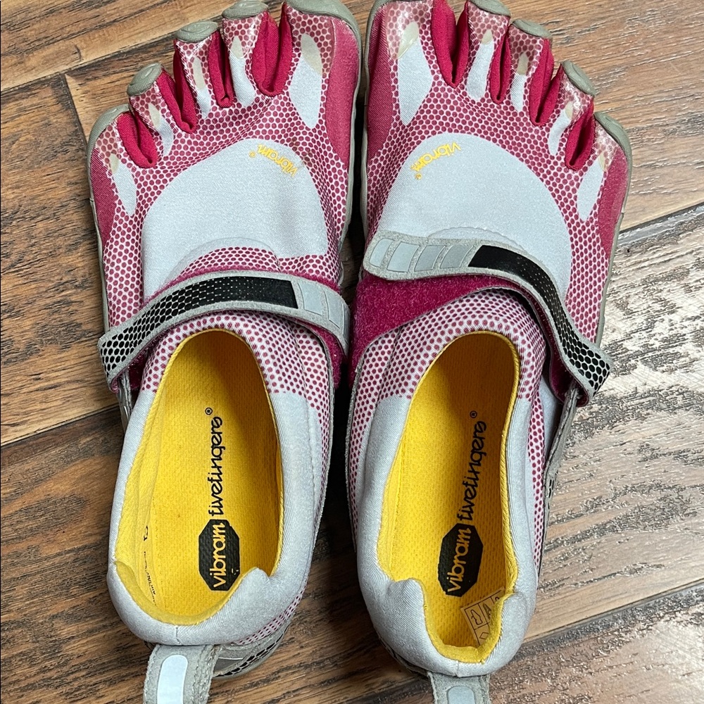 Vibram Barefoot- Size 42
